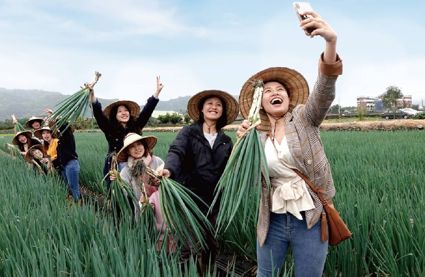 Just Sleep Jiaoxi Partners with Yilan Three-Star Scallion Farm for Cultural Experience